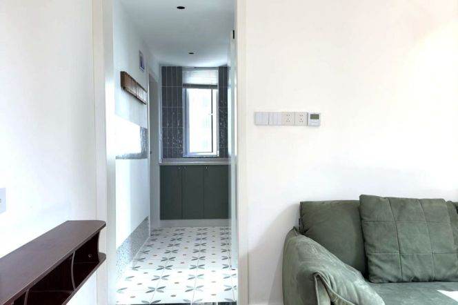 Elevator building 1bedr+1bathr I Jing'an area L14WudingRd