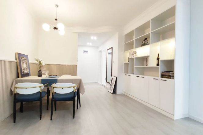 Spacious 2Br/2Lr/1Bt Close to L10/11 Jiaotong University Metro Station 