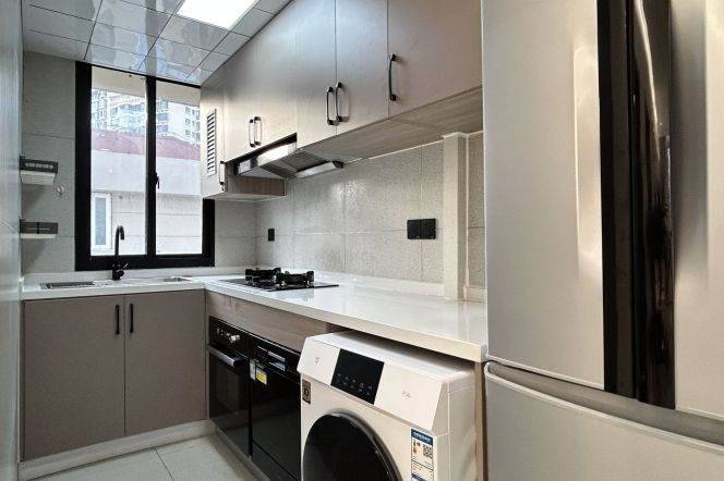 1Br with terrace | Changshou rd metro L7&13 | Top floor | Elevator 11.9K