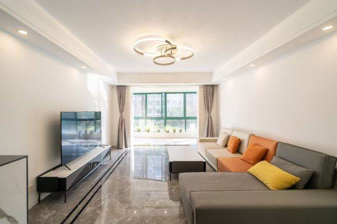 2 Brs, 2 Baths with Floor Heating/Central ac/Dryer, 140 sqm @ Jinshajiang metro L13