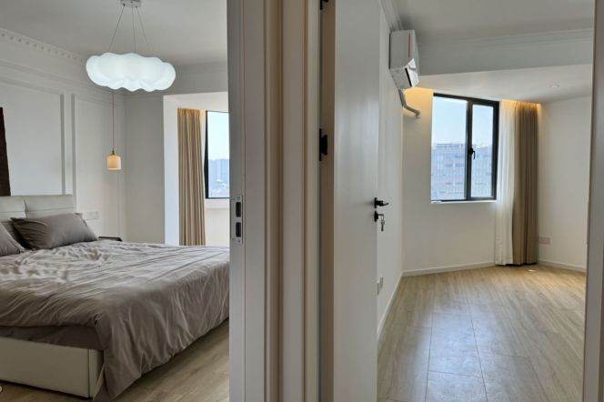 Sunny& Spacious 2BR + elevator +heating | Zhongshan Park Metro L2/3/4 | New decoration