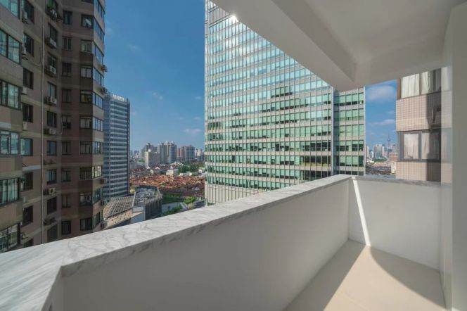 Outdoor balcony,1br,Nr L13,West Nan Jing Rd 