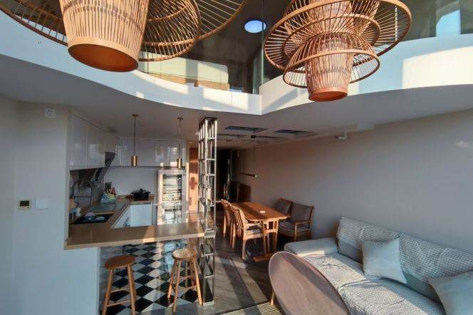 High ceiling loft  near line 8 near Yangsi station for long&short rent