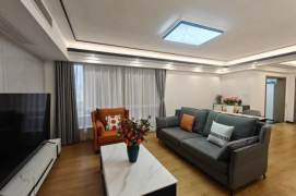 3 Brs, 2 Baths with Floor Heating/Central ac/Dryer, 130 sqm @ Hongqiao metro L10