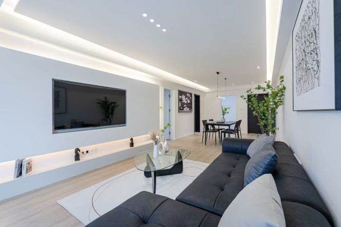 2 Brs, 2 Baths with Open Balcony, Floor Heating, Central ac, Oven, 130 sqm @ Dapuqiao station L9