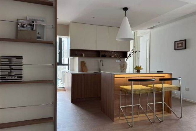 3 Brs, 2 Baths with Floor Heating/Central ac/Oven, 150 sqm @ Zhongtan metro L3&4