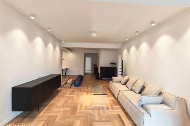 3 Brs, 2 Baths with Open Balcony, Floor Heating/Central ac, 160 sqm @ Hanzhong metro L12