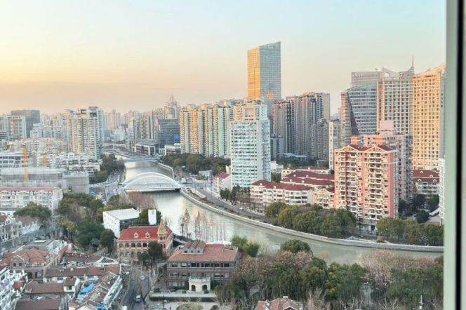 3 Brs, 2 Baths with Floor Heating/Central ac/Oven, 140 sqm @ West Nanjing metro L2