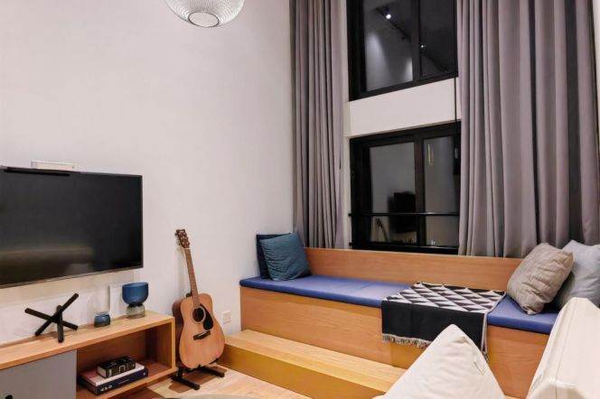 Unique Modern loft 1 br in ZhangJiang  5 mins walking to L13 XueLin Rd st.