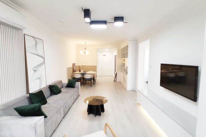 Spacious 2Br/2Lr/1Bt Close to L10/11 Jiaotong University Metro Station 