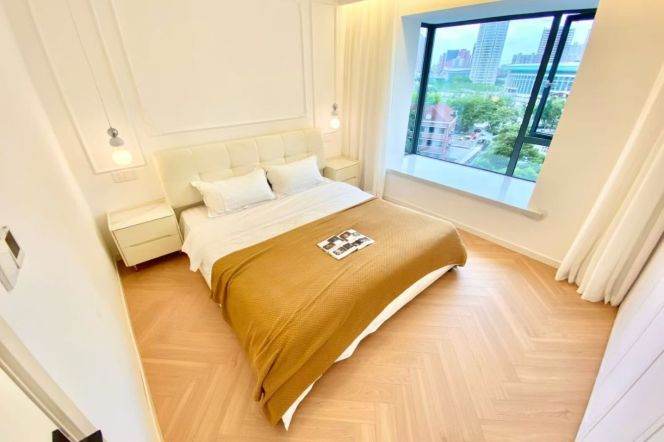 1 Br, 1 Living room with Open Balcony, 90 sqm @ Shanghai Staidum L4