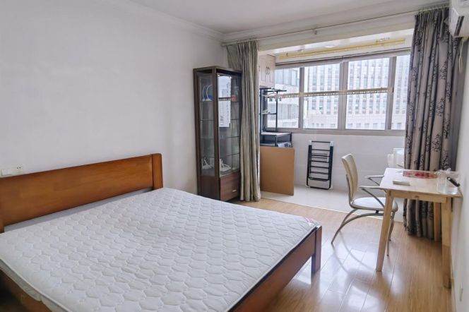 Good price 2 br with lift in Xuhui, easy to XuJiahui .L 3/4/10 HongQiao Rd st.+ L 1/9/11