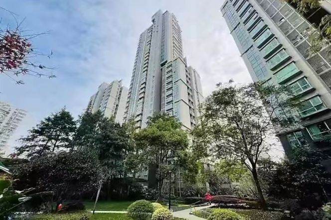 modern big 2brs open balcony modern furniture in Jing an temple line 2,7,14 only 19K