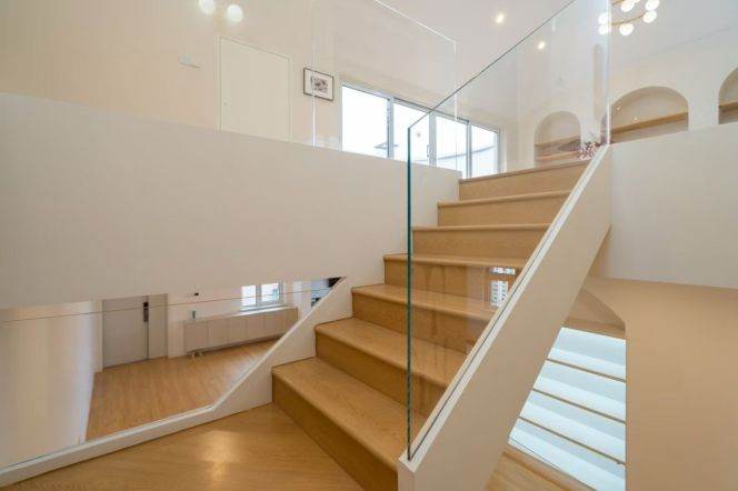 4 Brs, 2 Baths with Terrace, Floor Heating, Central ac, Oven, 200 sqm @ Wuning metro L13