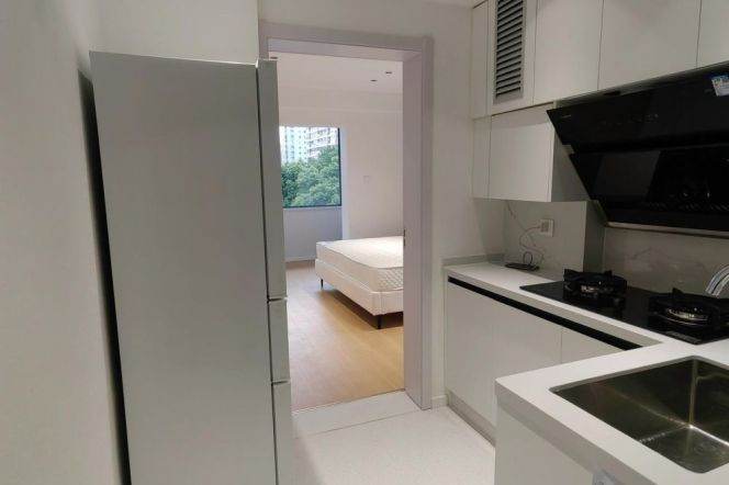 Stylish 1 br with 2 sides window in XuJiaHui.easy to L1/4 Shanghai indoor Stadium St.
