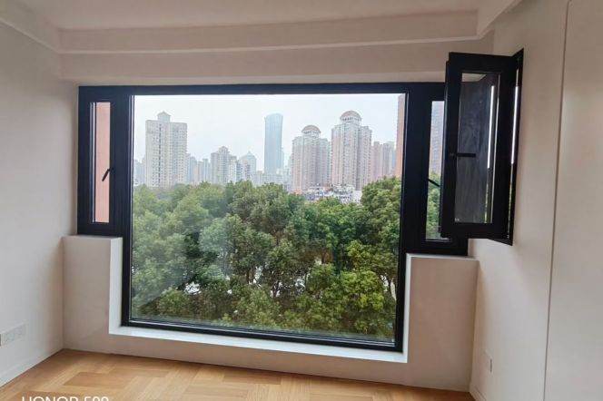 3 Brs, 2 Baths with Open Balcony, Floor Heating/Central ac, 160 sqm @ Hanzhong metro L12