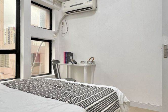 Bright room near Hanzhong rd, close to TJU, short/long lease available now