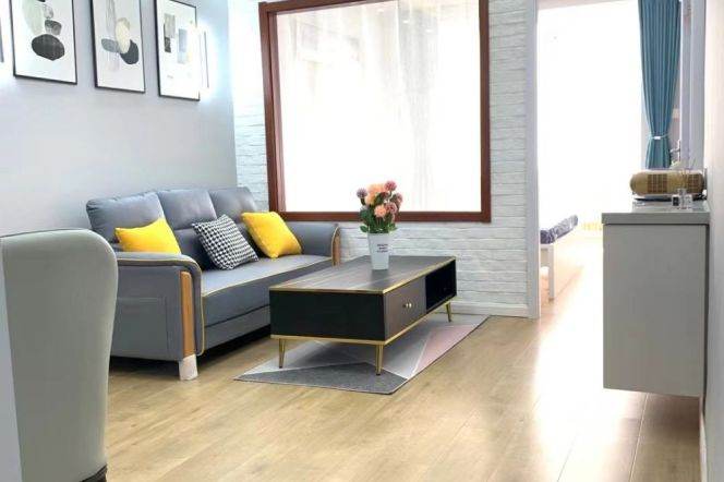 loushanguan rd elevator 1BR/living room@L2/15