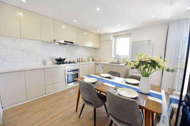 Spacious Springdale Garden 2BR+2BA with Balconies/Floorheating 19.8K 