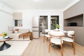 Newly renovated 2br,with private yard,close to Jinjiangleyuan,Line1 