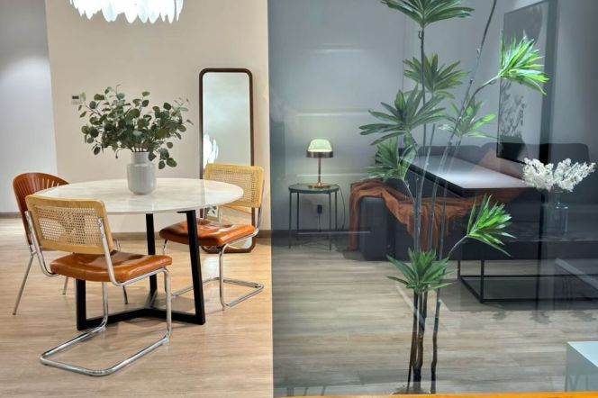 3 Brs, 2 Baths with Floor Heating/Central ac/Oven, 140 sqm @ West Nanjing metro L2