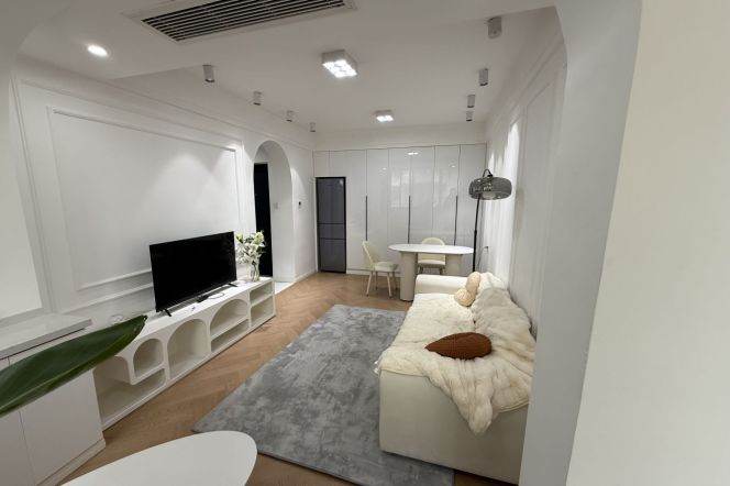 Spacious Separate 1Br/2Lr/1Bt Close to L2/3/4 Zhongshan Park Metro Station 