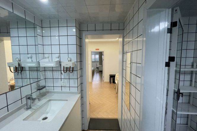 Designer 1BR with Smart Toilet | 2km to Shanghai University | Modern Baoshan Living