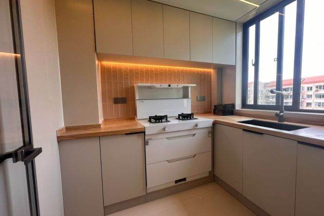 Quality 1br,1bth,CA,floor heating,close to Caohejing Hi-tech Park,Line 9
