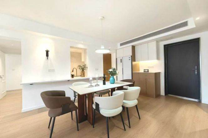 brand new modern 3brs floor heating modern furniture in Jing an temple line 2,7,14 only 22K