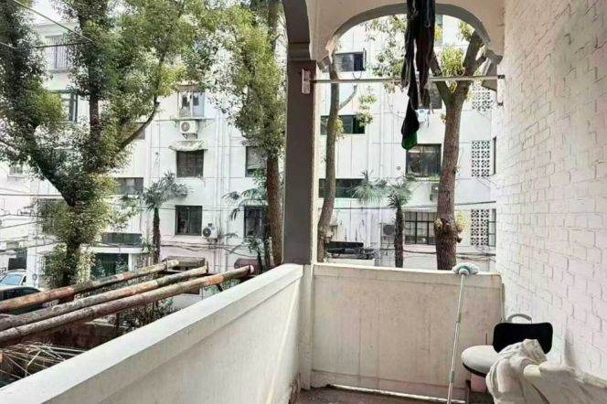 Juli Lu Road, Sapphire Century-era apartment with balcony and full house wall heating，L2-7-14