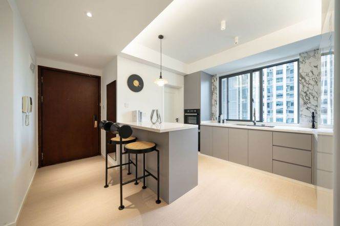 La Cite spacious bright 4br/2bt@Xujiahui with large open balcony ceiling to floor windows