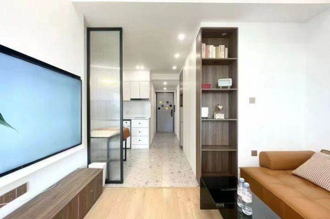 1 br near L14 wuding rd station+elevator