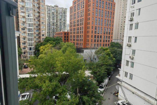 Stylish 1 br with 2 sides window in XuJiaHui.easy to L1/4 Shanghai indoor Stadium St.