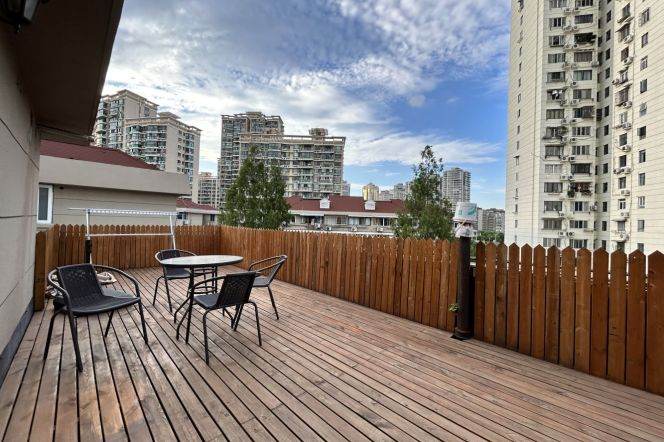 1Br with terrace | Changshou rd metro L7&13 | Top floor | Elevator 11.9K