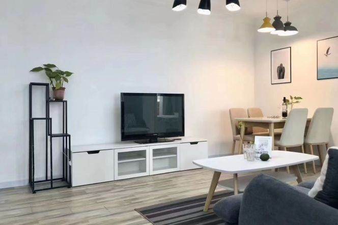 Elevator 2Br/1Lr/1Bt Close to L2/11 Jiangsu Rd Station 