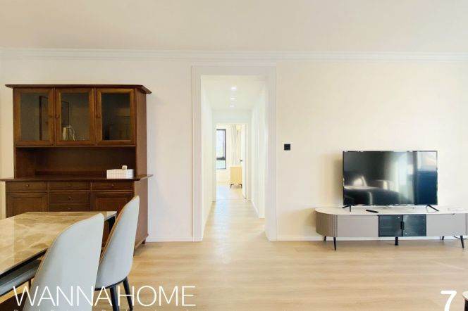 Garden Compound/Gubei Area/Elevator/Balcony/Bathtub/Large Storages/Cozy3br2bt