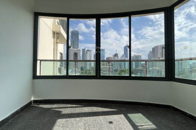 modern 3brs balcony nice wooden floor in most popular compound Jing an temple line 2,7,14