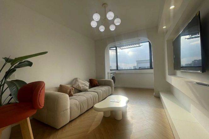 Elevator Spacious 1Br/2Lr/1Bt Close to L2/3/4 Zhongshan Park Station 