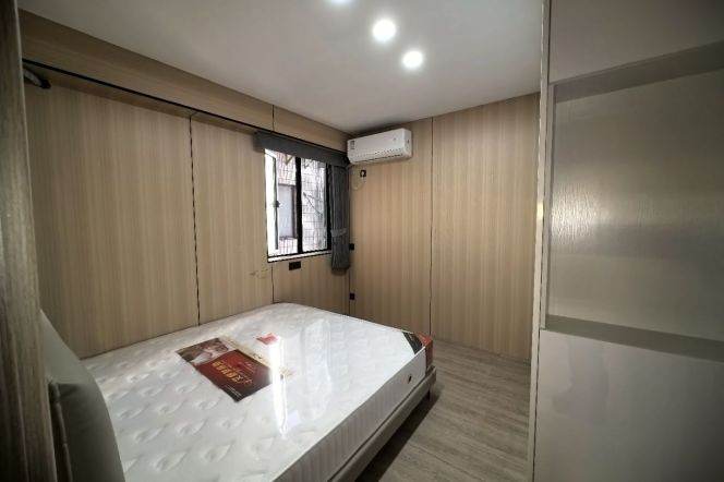 Lovely modern 1 BR w elevator near West Nanjing rd
