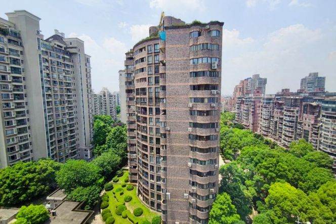 modern 2brs plus study modern furniture floor heating in Gubei ony 15.8K