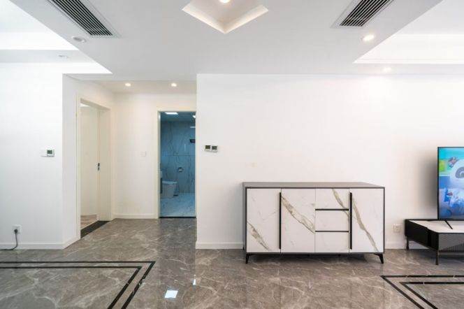 2 Brs, 2 Baths with Floor Heating/Central ac/Dryer, 140 sqm @ Jinshajiang metro L13