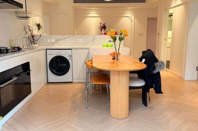 2 Brs, 2 Baths with Garden, Floor Heating, Central ac, 140 sqm @ Xinzha metro L1