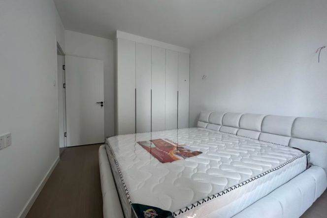 Elevator Spacious 2Br/2Lr/1Bt Close to L2/3/4 Zhongshan Park Metro Station 