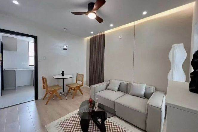 1br, subway L4,14, balcony, new, cozy, modern,  6.4k