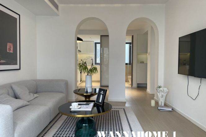 Large Balcony+Spacious&Modern 1Bdr 1Bath Apt+4F Walk Up6+L1 Heng Shan Rd Metro+Great Location