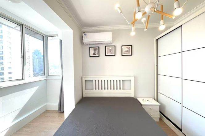 Cozy n clean 2BR w elevator near Jing’an temple 