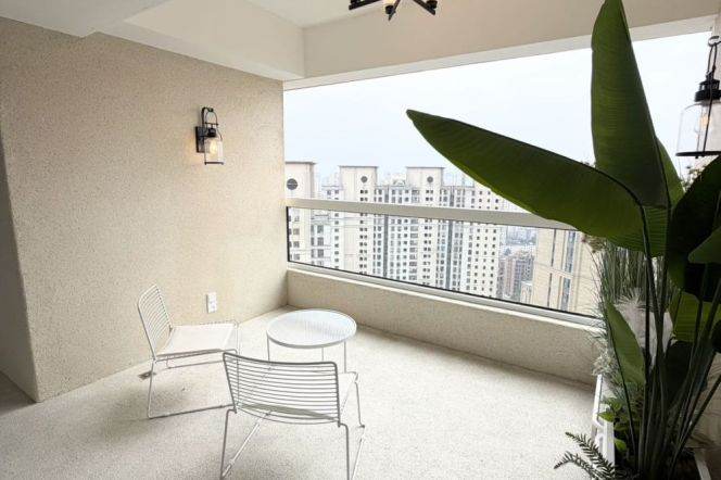 Modern 5brs with balcony and floor heting belonged to Xintiandi area
