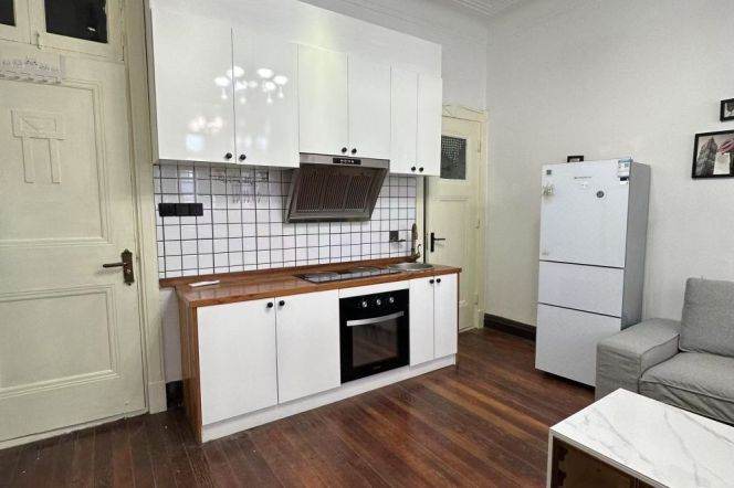 separate 1br 1lr Nr L2/7 Jing'an temple sta