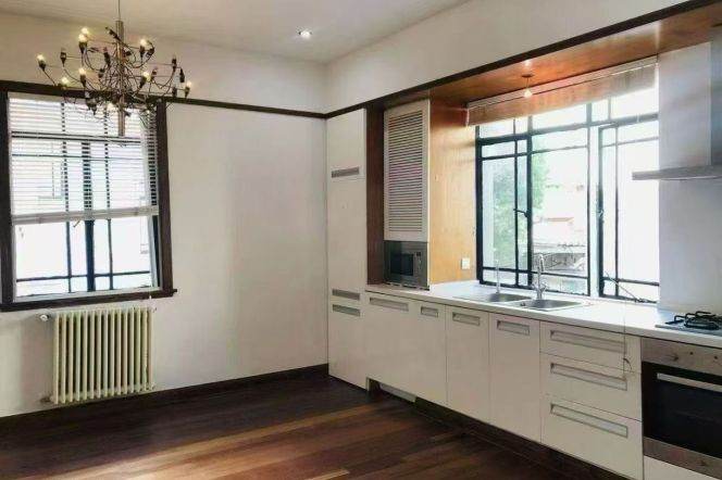 Cozy 3br with outdoor Balcony near Line 10 Shanghai Library St.