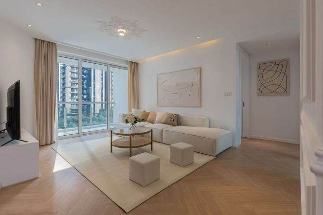 3 Brs, 2 Baths with Open Balcony, Floor Heating, Central ac, 160 sqm @ Xujiahui station L11,1&9